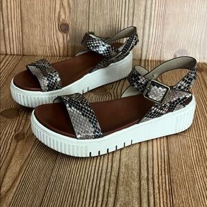 Stylish Mia Snake Print Platform Sandals